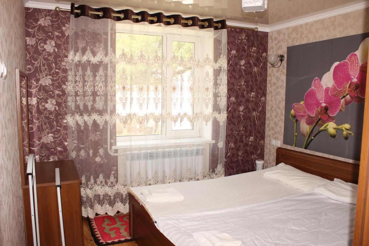 Guest House Jamal Naryn Bagian luar foto