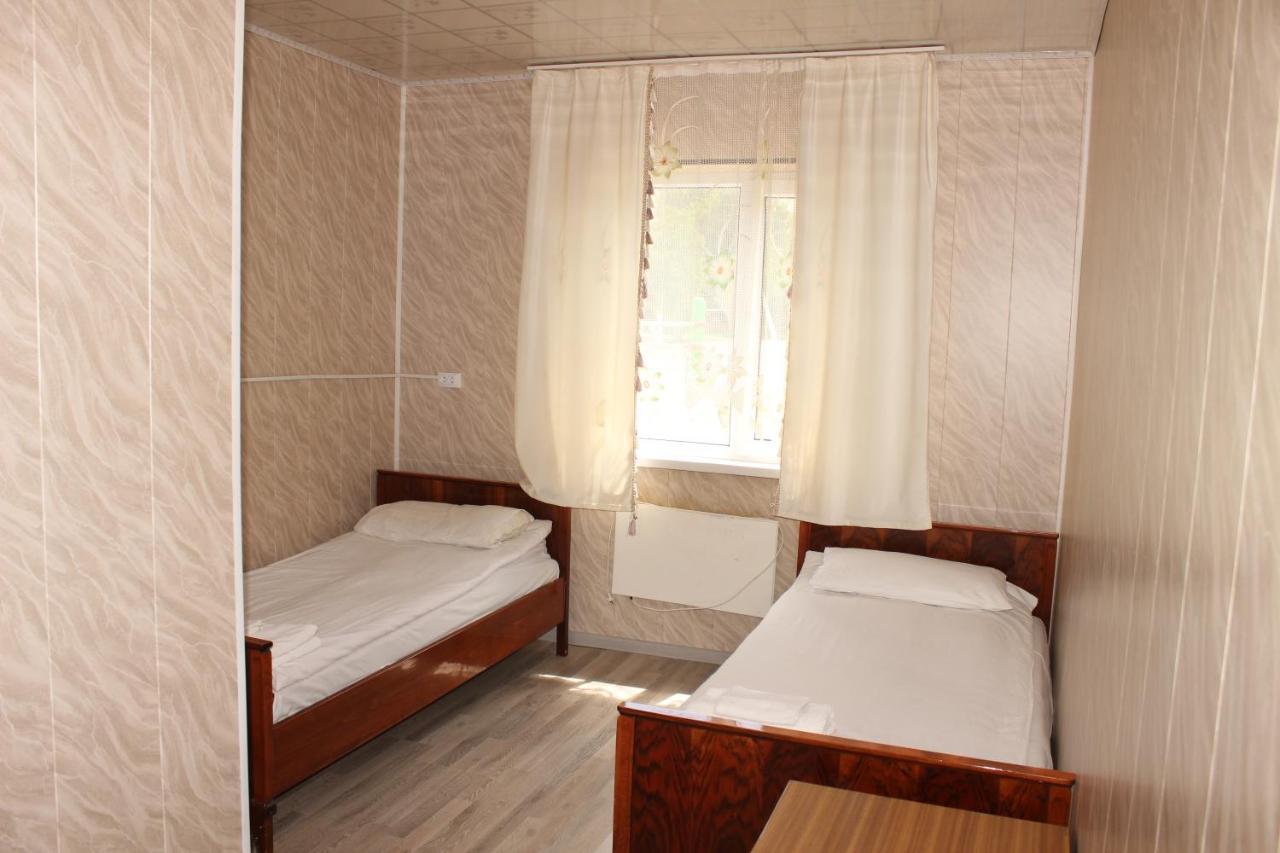 Guest House Jamal Naryn Bagian luar foto