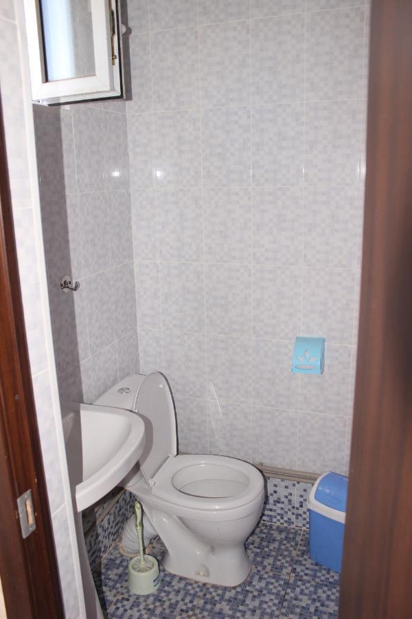 Guest House Jamal Naryn Bagian luar foto