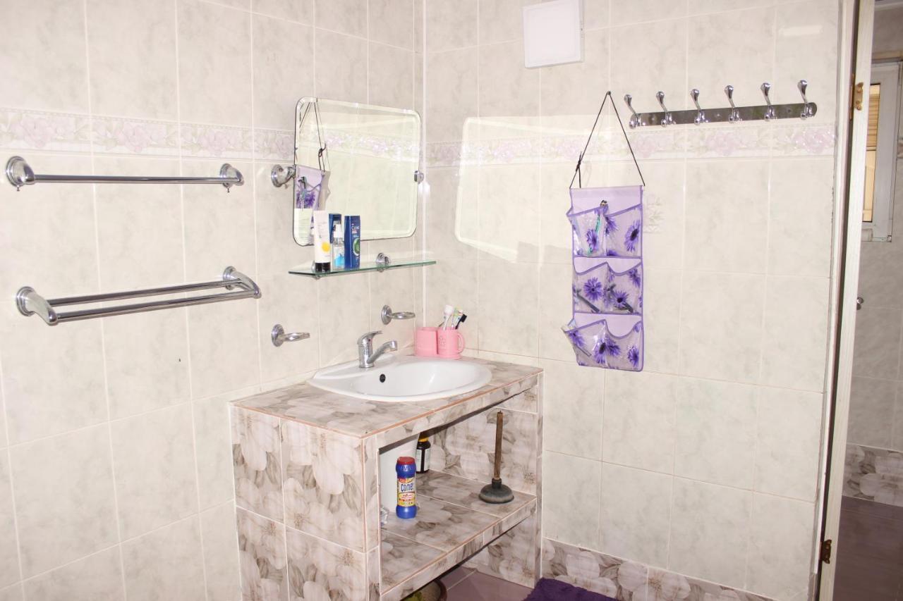 Guest House Jamal Naryn Bagian luar foto
