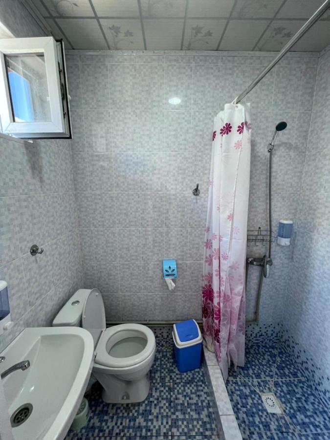 Guest House Jamal Naryn Bagian luar foto