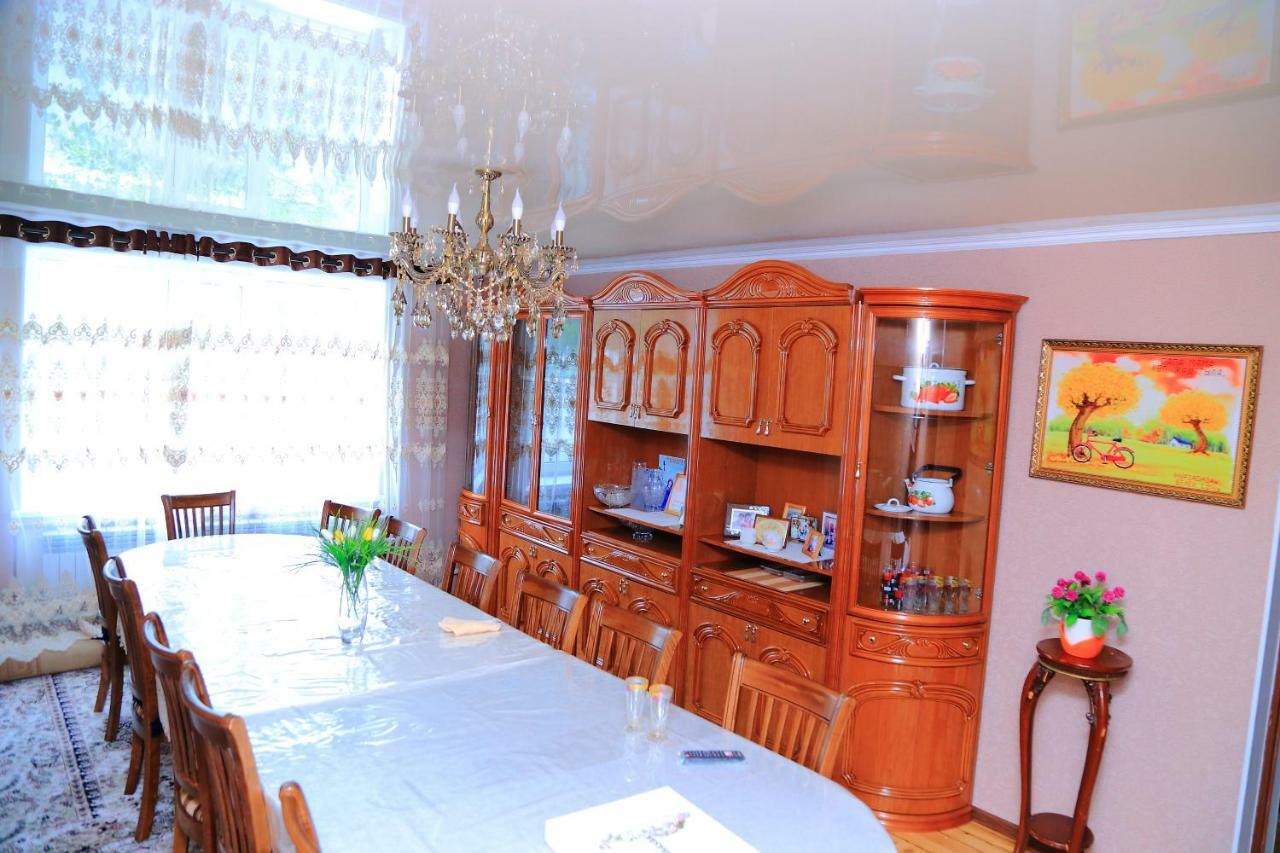 Guest House Jamal Naryn Bagian luar foto